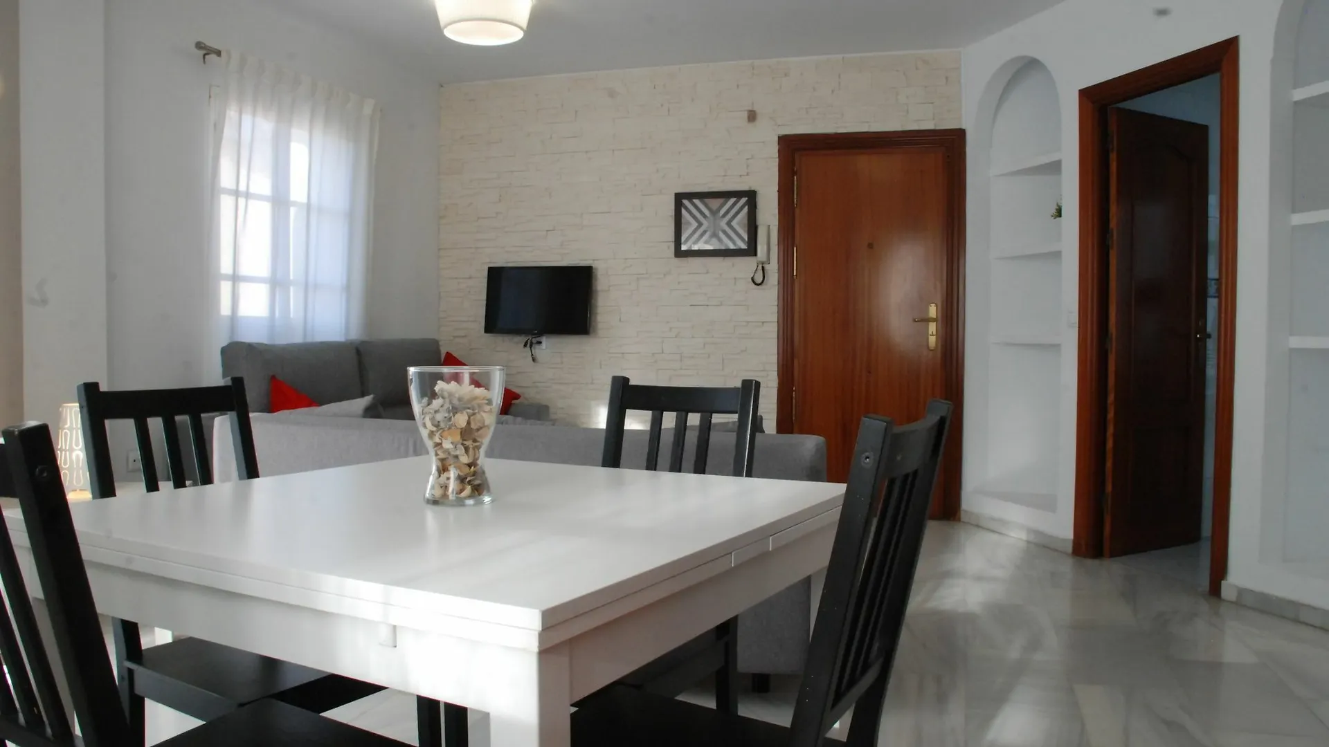 Apt Guadalhorce By Malaga Picasso Rentals Selection Appartamento
